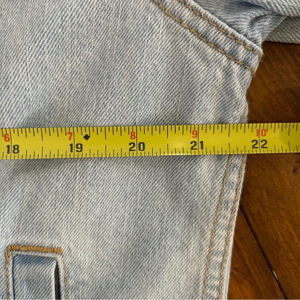 Mossimo Light Wash Denim Jacket EUC - Picture 7 of 8
